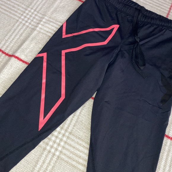 2XU Workout Capris - Picture 3 of 7